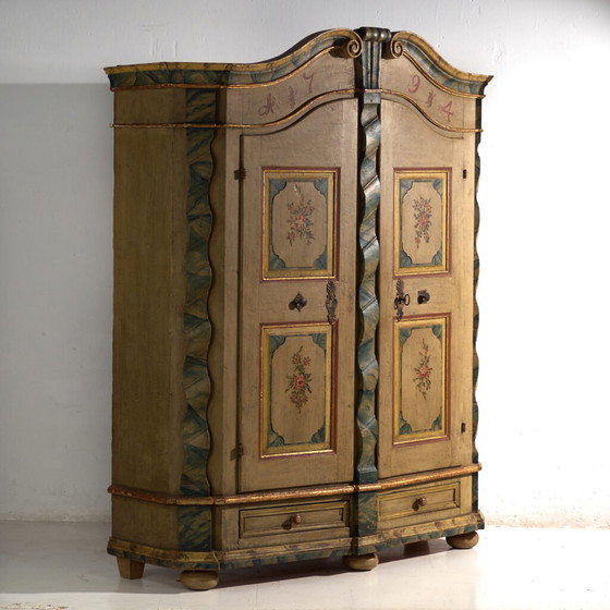 Antiker barocker bemalter Kleiderschrank aus Kiefer – Österreichisch-Ungarische Monarchie, Jahr 1794 (photo 16 of 40)