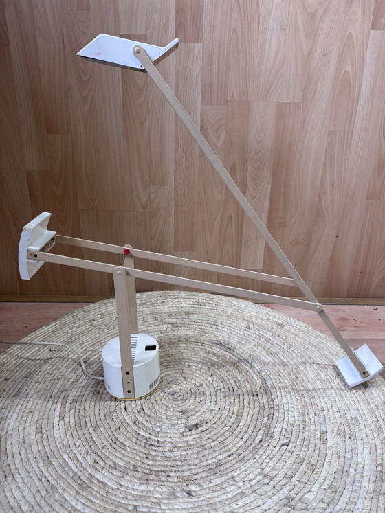 Image 1 of Lampada da tavolo Artemide Tizio - Design di Richard Sapper