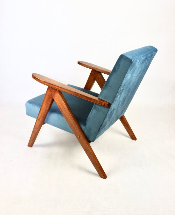 Image 1 of  Model B-310 fauteuil in lichtblauw fluweel, jaren 1970
