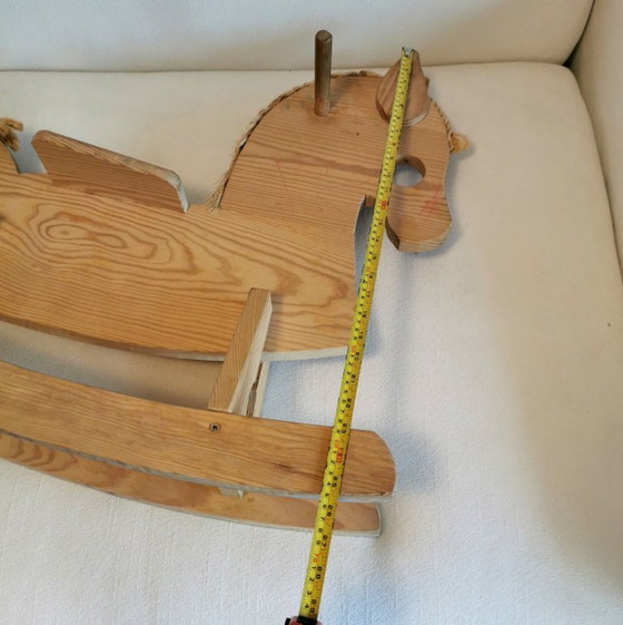 Image 1 of MASSIVHOLZPFERD - WIPPE