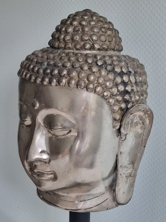 Image 1 of Large Buddha head on a wooden base (61 cm) – Asian sculpture