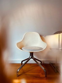 Chaise unique Chris Martin