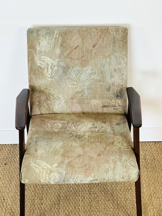 Image 1 of Vintage fauteuil van donker hout met bloemenprintstof, 1960