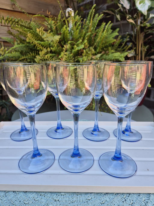 Vintage Luminarc Azur Wine Glasses, Set of 7 – Original Box – Made in France (blue stem) – glazen karaffen