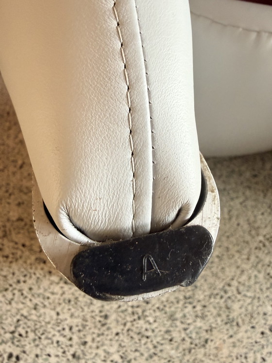 Image 1 of Poltrona Artifort F598 M Chair Groovy Chair