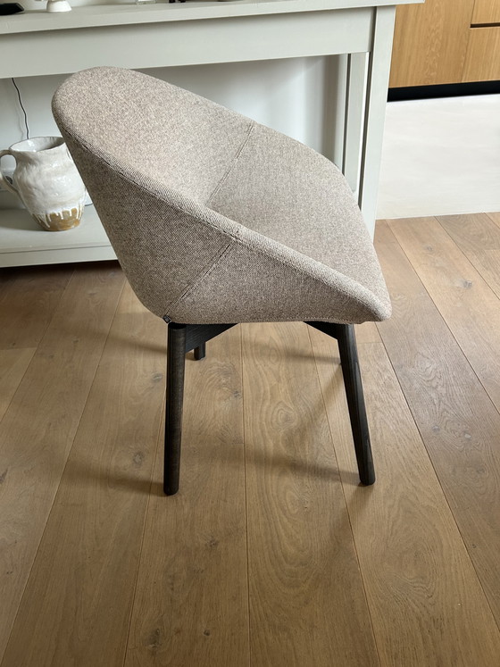 Image 1 of 4 Artifort Beso stoelen