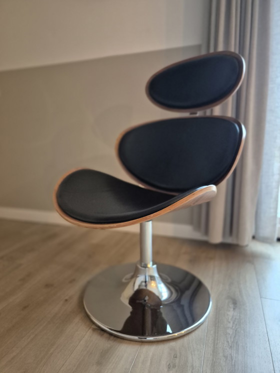 Image 1 of Dan-form Curve loungestoel. 