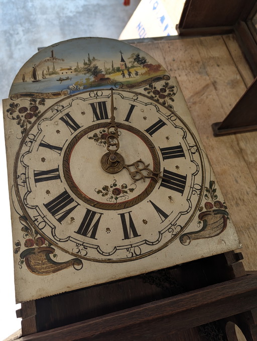 Reloj de pie frisón de principios del siglo XIX.