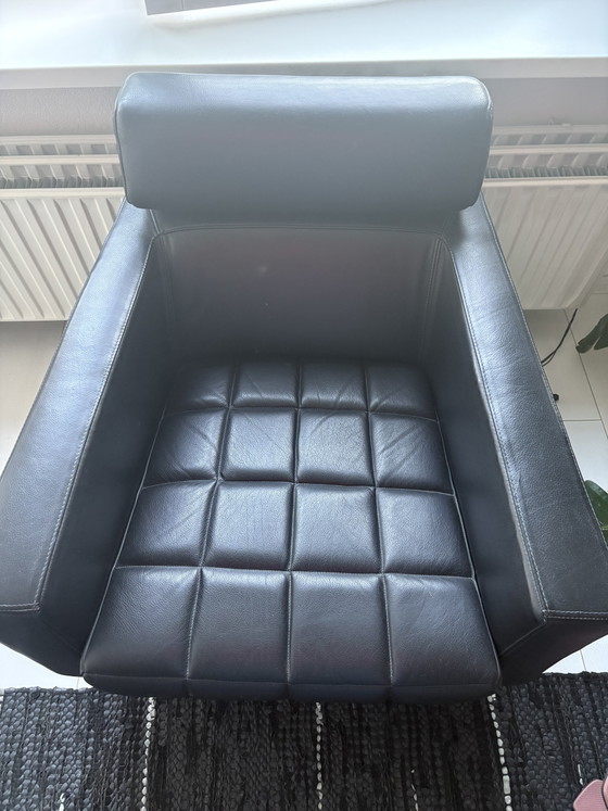 Image 1 of Sillón moderno de piel con base giratoria