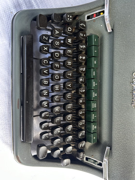 Image 1 of Machine à écrire Olympia SG1 Deluxe