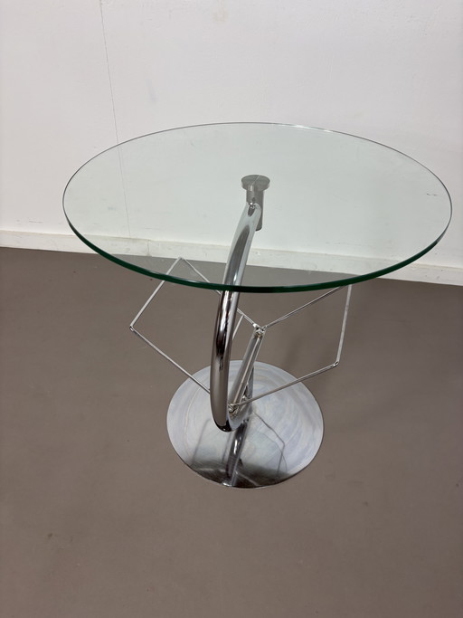 Mesa auxiliar Kokoon de diseño vintage, de cristal y cromo.