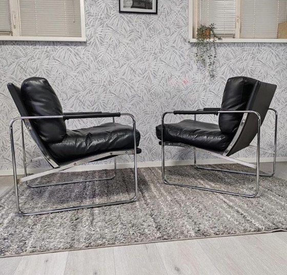 Image 1 of Set of 2 stylish designer armchairs – black leather & chrome