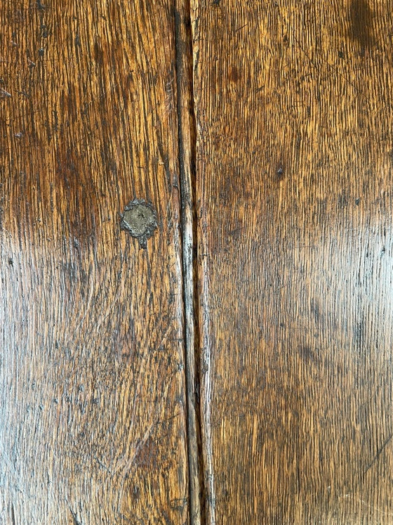 Image 1 of Tavolo antico in rovere con gambe a ribalta e cassetto