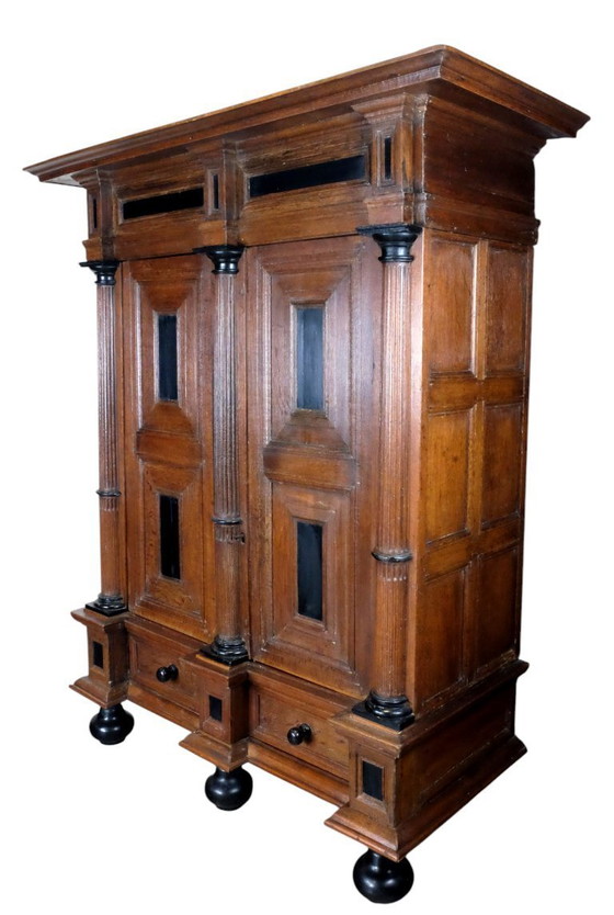 Image 1 of Säulenschrank aus dem 17. Jahrhundert, Eiche, um 1610-1630