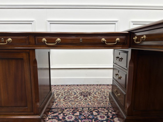 Original Globe Wernicke Corner Desk – Leather, Wood (photo 16 of 23)