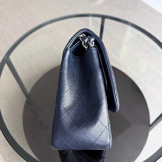 Image 1 of Chanel Classic Flap Jumbo - Caviar Double Flap 30CM Gewatteerd generfd kalfsleer Donker marineblauw Zilveren hardware
