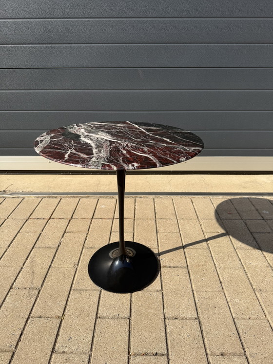 Image 1 of Table d'appoint Knoll Tulip en marbre Rosso Rubino, état neuf ! Eero Saarinen