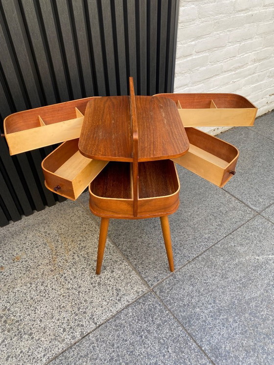 Image 1 of Coffre à couture vintage en teck