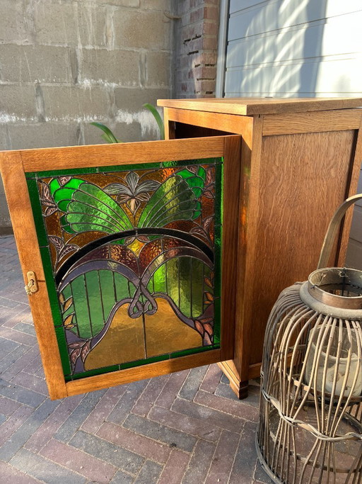 Art Nouveau eiken kastje met handgemaakt glas-in-lood | Uniek stuk