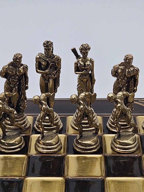♟️ Antik-Schachspiel „Griechische Mythologie“ – GiftHome Sammler-Set (26x26 cm, Zamak-Metall) – Bildhauerei (photo 5 of 9)