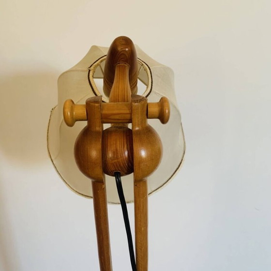 Image 1 of Lampada da terra vintage articolata in legno di pino – design scandinavo