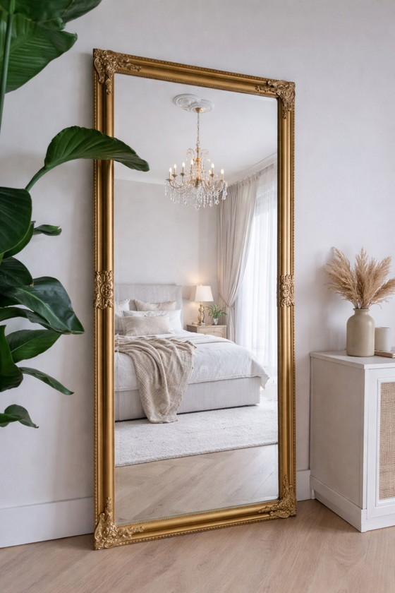 Image 1 of 2 große Spiegel im Antik-Look aus Goldbronze mit Facetten