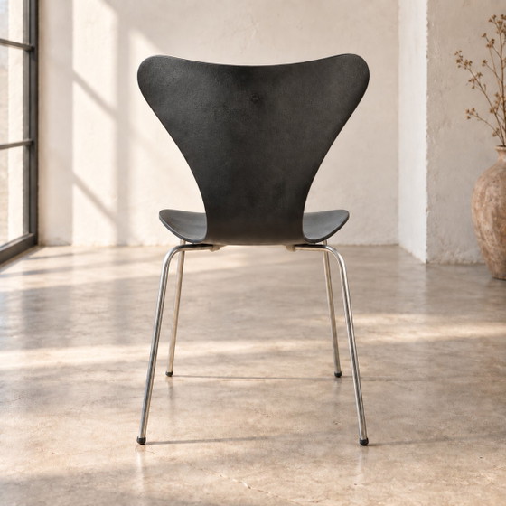 Arne Jacobsen Series 7 Chair 3107 – Fritz Hansen, 1967 – Dining chairs, Chrome, Wood (photo 2 of 5)