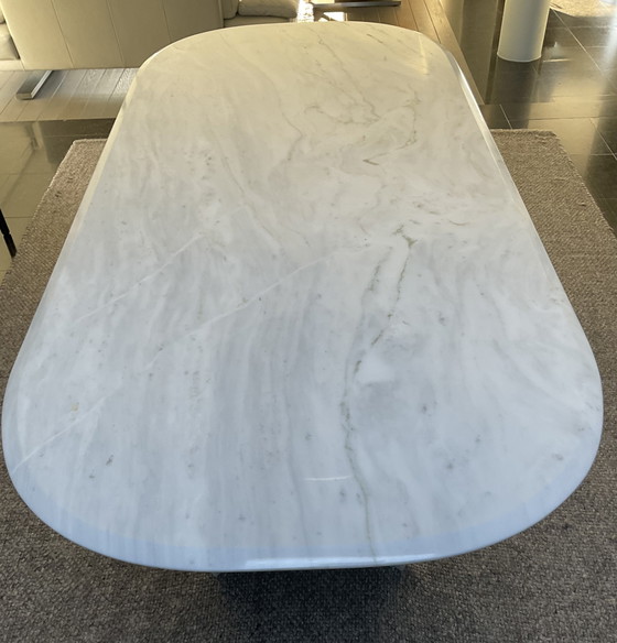 Image 1 of Eettafel Uit Carrara Marmer