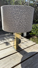 2 x Paul Evans Skyscraper Style Set Tischlampen mit Chrom und Goldspiegeln und grauem Pantherdruck