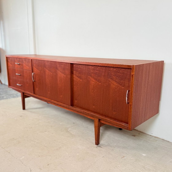 Image 1 of Buffet en acajou de style scandinave