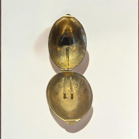 Image 1 of Cascanueces "Noce" de mediados de siglo, en forma de nuez, fabricado en latón macizo. Fabricado en Italia entre las dé