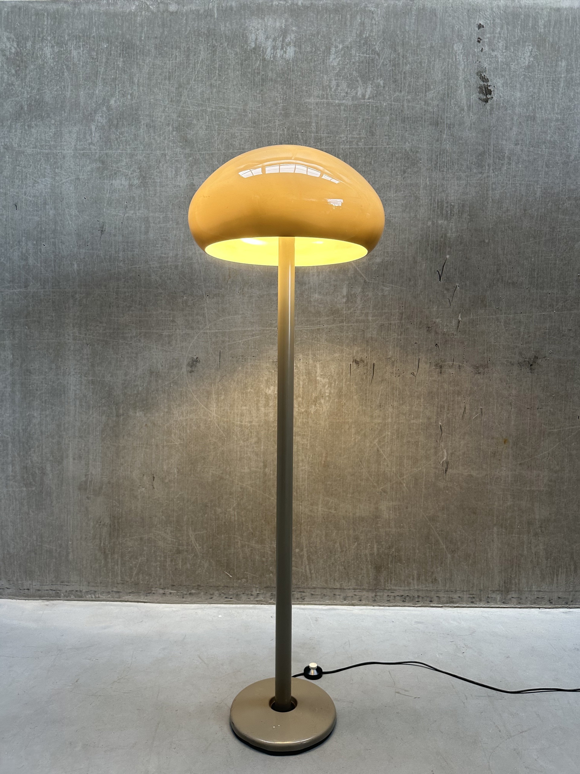 Space Age Mushroom vloerlamp Willem Hagoort Nederland, '60 | €565