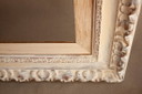 Esclusiva cornice in legno intagliato. Cornice in stile vintage anticato.