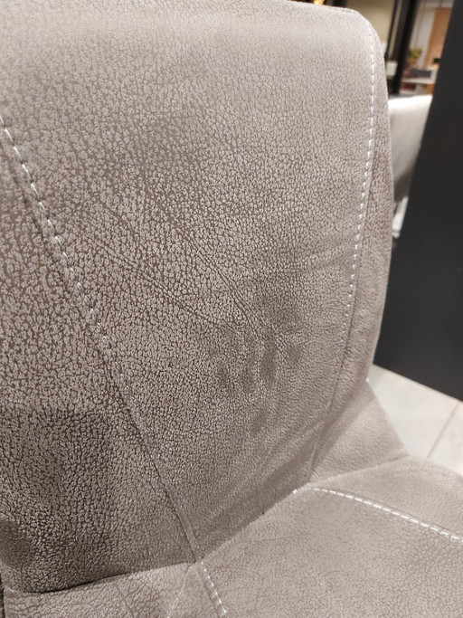 Mac bar stool by XOOON