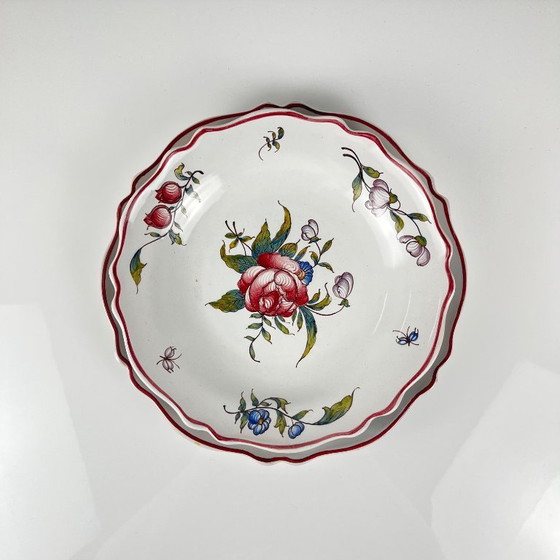 Image 1 of Set di 2 piatti in ceramica dipinti a mano con motivi floreali