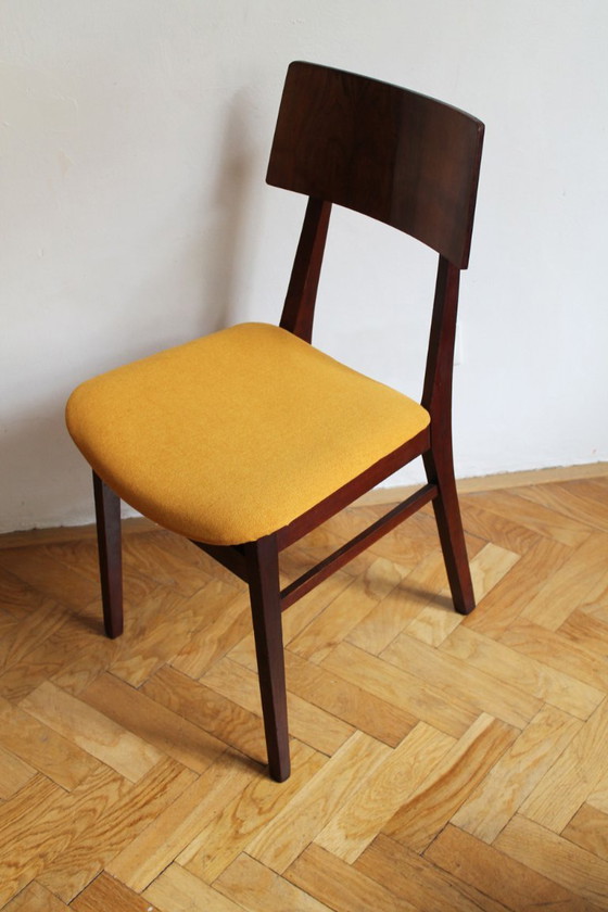 Rara sedia da pranzo scandinava di metà secolo degli anni '60 – Noce e senape – Sedie da pranzo, Textile (photo 5 of 16)