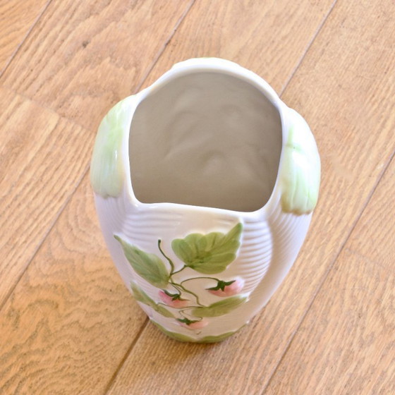 Image 1 of Large vintage strawberry-shaped earthenware vase