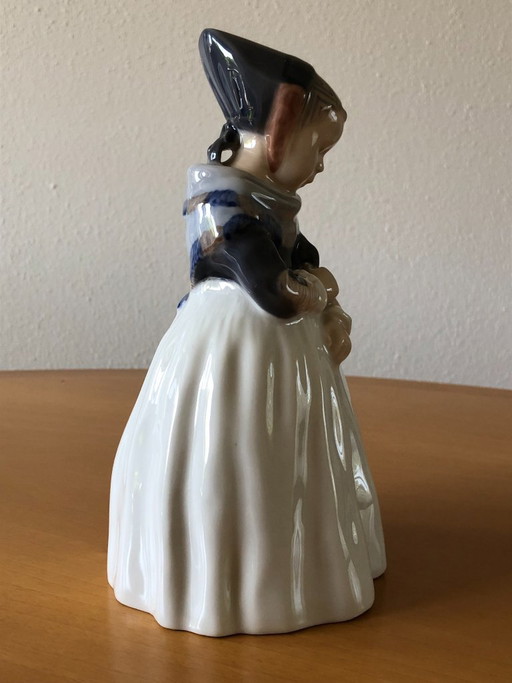 Royal Copenhagen - Amager Girl - Model1251 – decoratieve objecten, Porcelain (photo 2 of 7)
