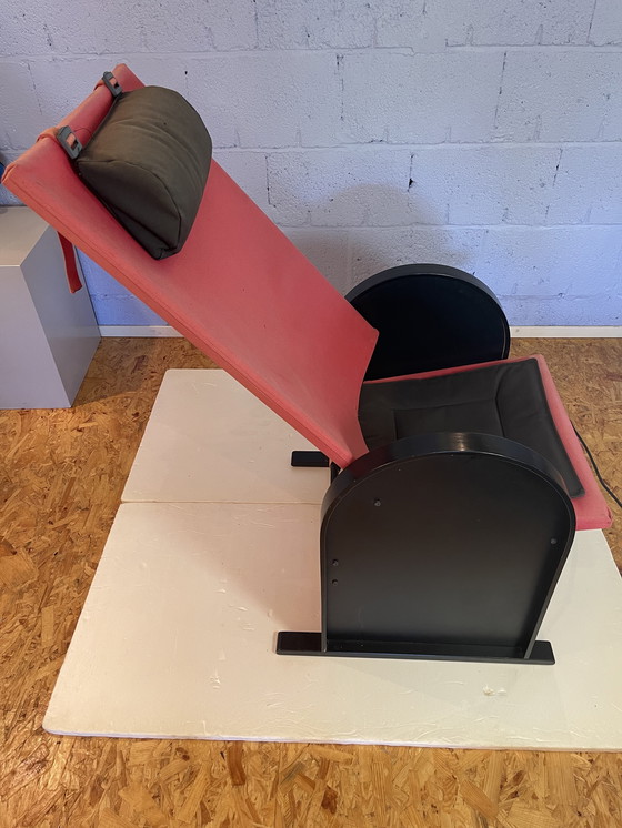 Image 1 of Chaise au design élégant