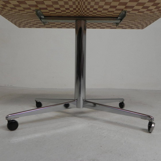 Image 1 of Salontafel opgebouwd uit honderden blokjes hout in een psychedelisch patroon, jaren 90