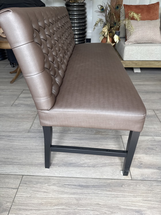 Banco – Leather, Metal (photo 2 of 5)
