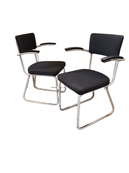 2x Ahrend De Cirkel chairs