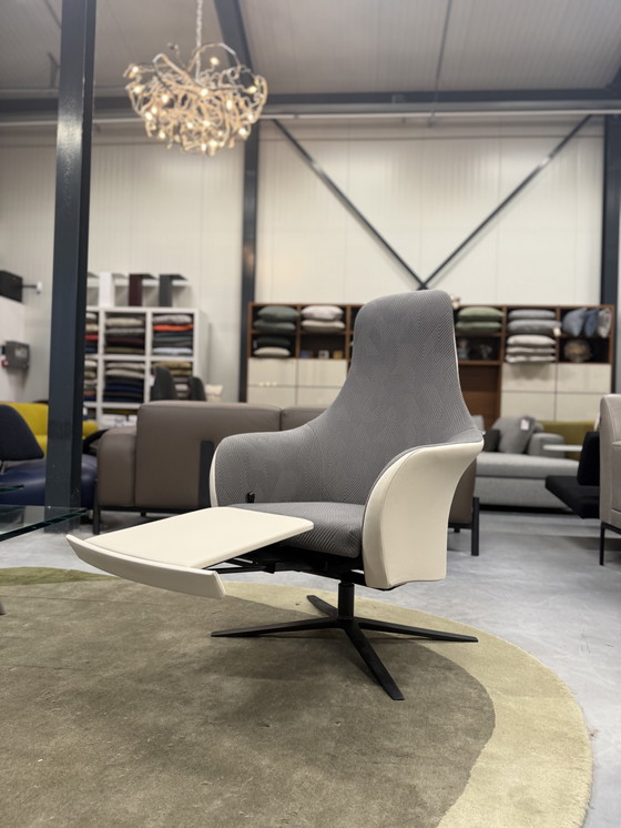 Image 1 of Fauteuil Relax Montis Marvin en cuir Myra latte et tissu Mizmaze