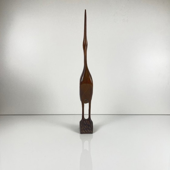 Image 1 of Estatua de garza de madera tallada, mediados del siglo XX