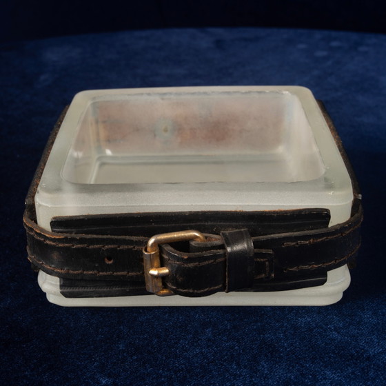 Jacques Adnet Handgestikte Lederen Asbak, Frankrijk 1950 – Tafelaccessoires, Leather, Metal (photo 18 of 18)