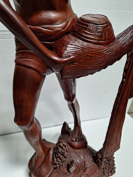 Image 1 of Balinesische Hartholzstatue eines Fischers