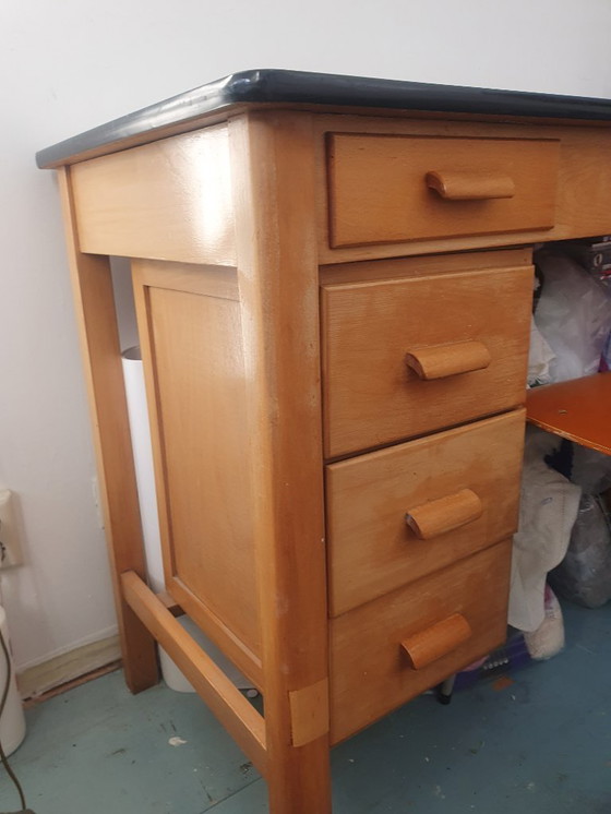 Image 1 of Bureau en Formica avec tiroirs et fonction dépliable