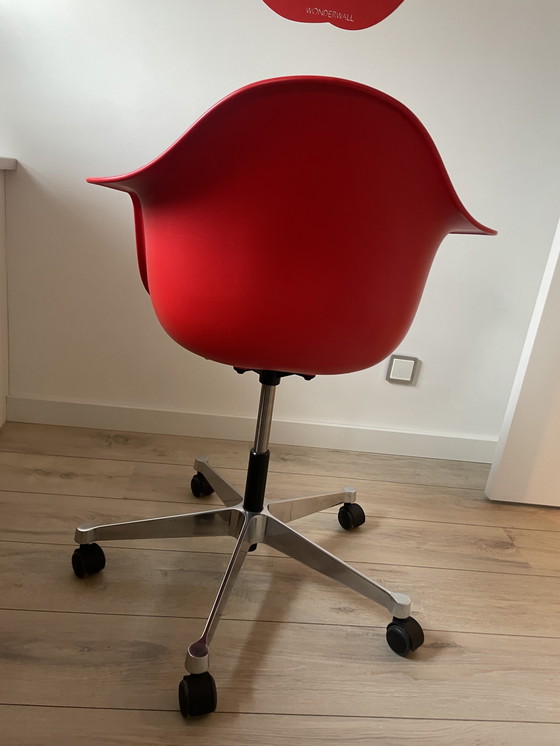 Image 1 of Vitra Eames PACC bureaustoel