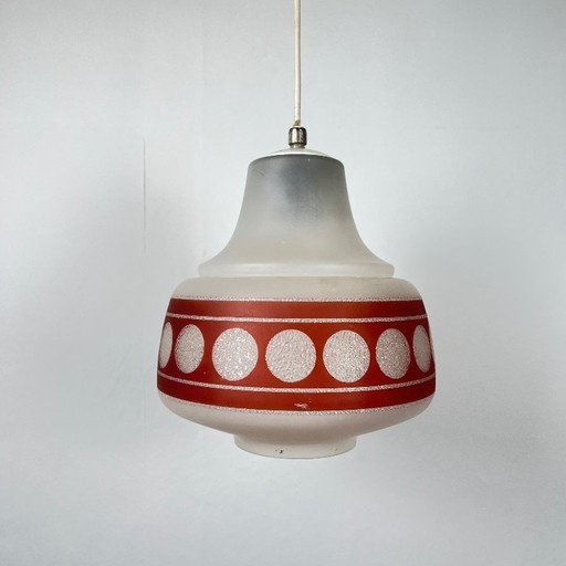 Vintage glazen hanglamp, rode band, jaren 60/70 MCM