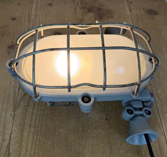 Grijze industriële gietijzeren Wandlamp van Elektrosvit, jaren 60, Wandlampen, Metaal, Glas, Vintage (foto 13 van 14)